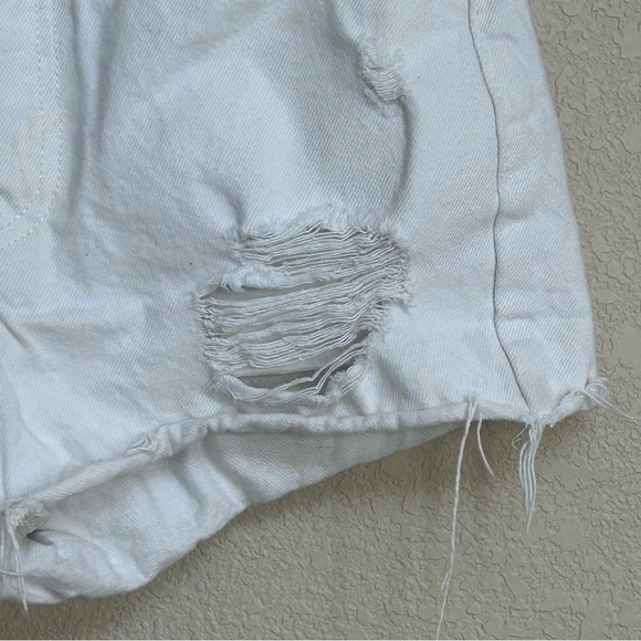 Levi’s 501 Women’s W25 White Distressed Cutoff Denim Shorts Raw Hem Button Fly - Picture 5 of 10